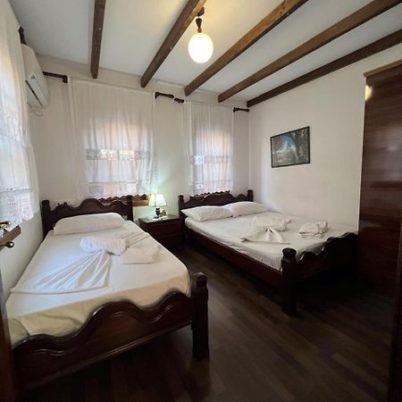 Pjetri House Hotel Берат Екстериор снимка