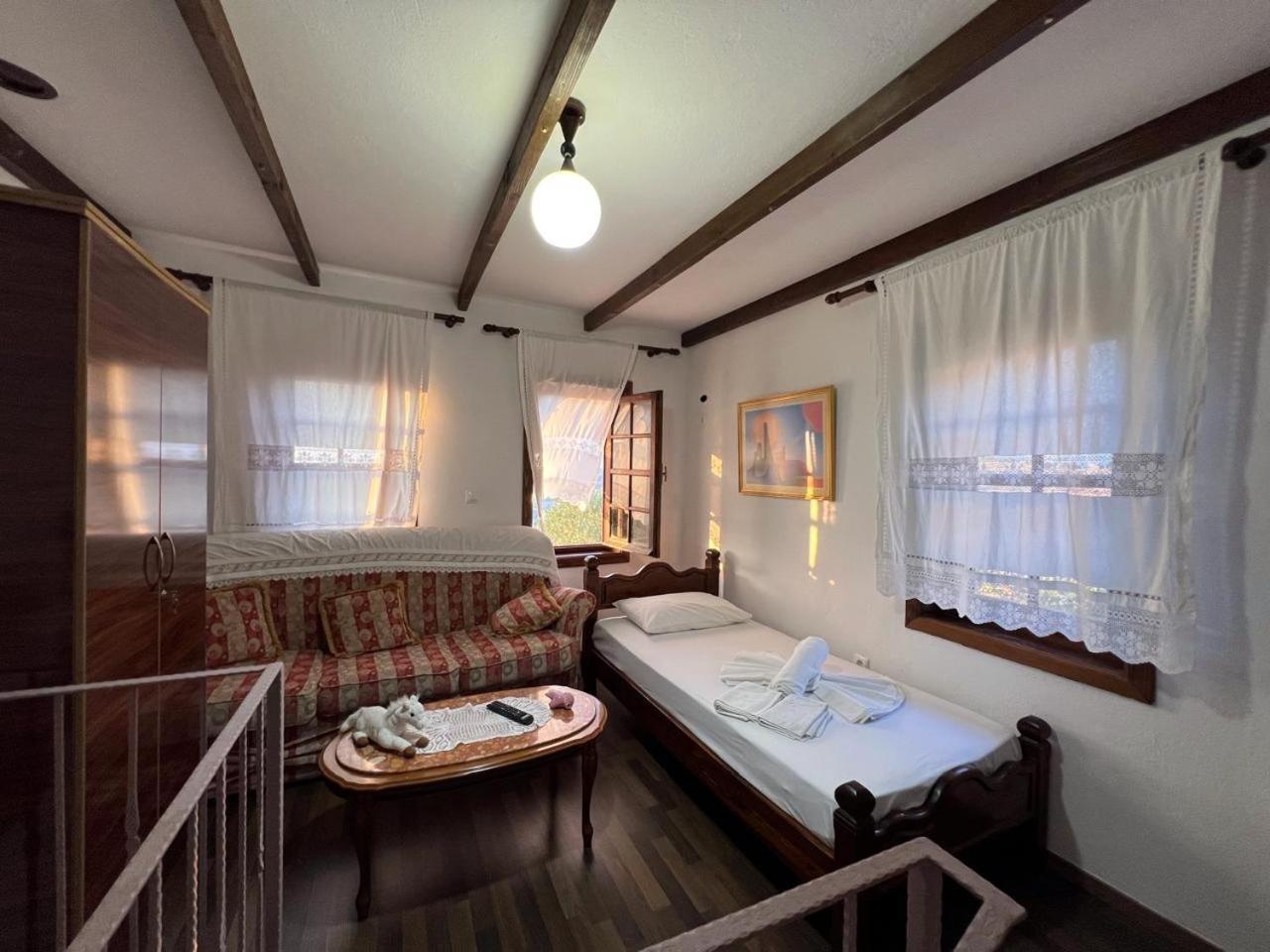 Pjetri House Hotel Берат Екстериор снимка